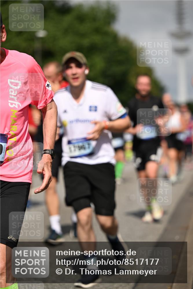 29.06.2025 - hella hamburg halbmarathon Dr. Thomas Lammeyer http://msf.ph/oto/8517177 29.06.2025 10:03:45 Kennedybrücke 1006, 1125, 1595, 1642, 1834, 1955, 2099, 2282, 2364, 2391, 2432, 2676, 2910, 3279, 3668, 3836, 4231, 5015, 5134, 5277, 5299, 5420, 6202, 6414, 6415, 6581, 6587, 7033, 7037, 7547, 7786, 8223, 8285, 8330, 8394, 8402, 8573, 8929, 9488, 9907, 9984, 10020, 10031, 10093, 10518 meine-sportfotos.de