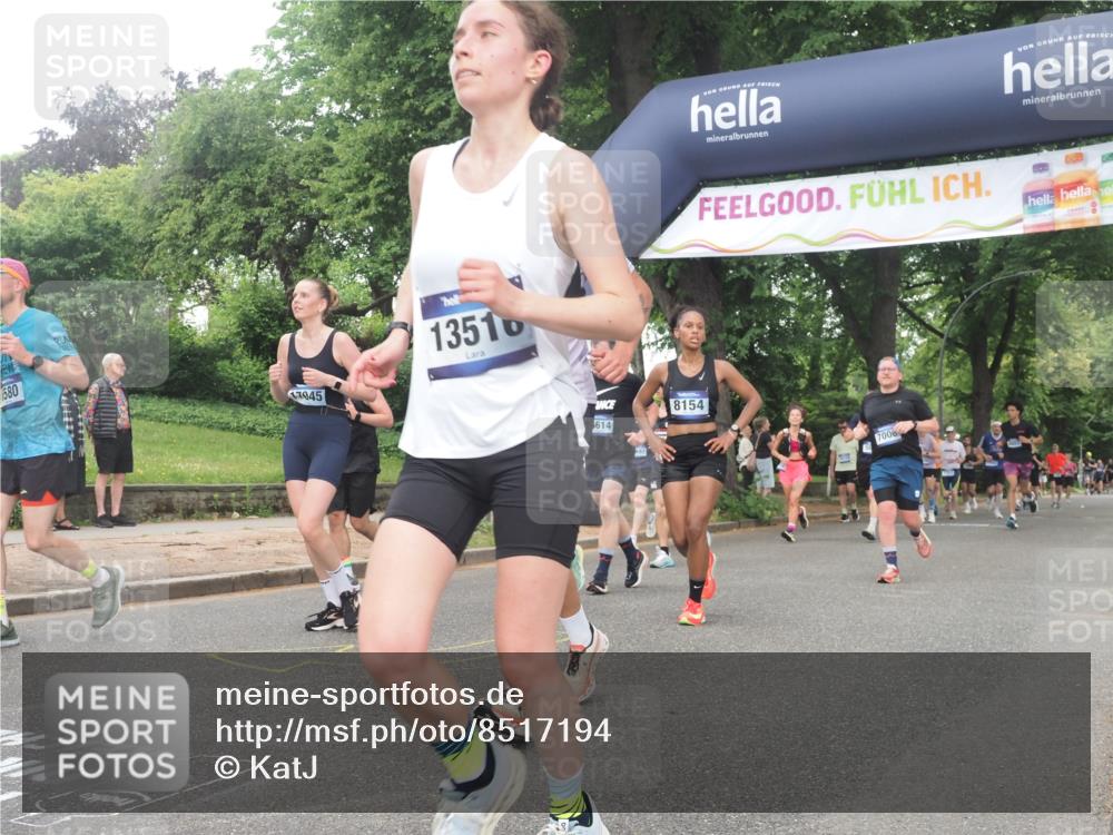 29.06.2025 - hella hamburg halbmarathon KatJ http://msf.ph/oto/8517194 29.06.2025 10:47:54 Zwischen KM18-KM19 3740, 5602, 5603, 5708, 6580, 7006, 7757, 8154, 8421, 8422 meine-sportfotos.de