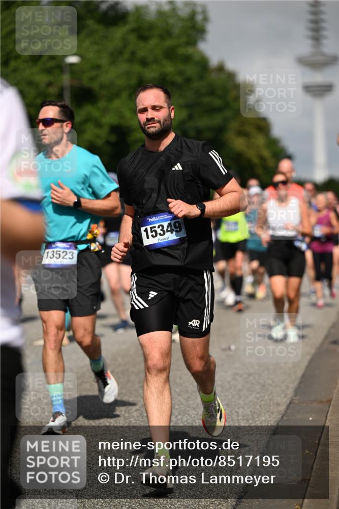 29.06.2025 - hella hamburg halbmarathon Dr. Thomas Lammeyer http://msf.ph/oto/8517195 29.06.2025 10:03:46 Kennedybrücke 1006, 1125, 1595, 1642, 1834, 1955, 2099, 2282, 2364, 2391, 2432, 2676, 2910, 3279, 3668, 3836, 4231, 5015, 5134, 5277, 5299, 5420, 6202, 6414, 6415, 6581, 6587, 7037, 7547, 7786, 8223, 8285, 8330, 8394, 8402, 8520, 8573, 8929, 9488, 9907, 9984, 10020, 10031, 10093, 10518 meine-sportfotos.de