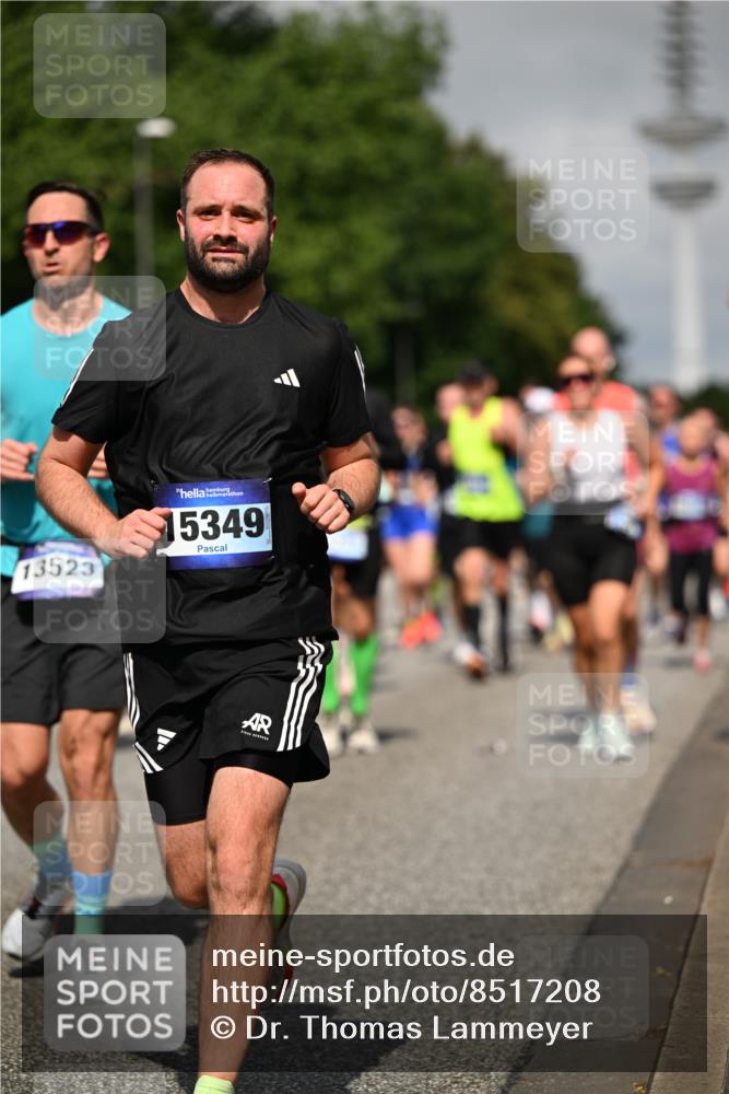 29.06.2025 - hella hamburg halbmarathon Dr. Thomas Lammeyer http://msf.ph/oto/8517208 29.06.2025 10:03:46 Kennedybrücke 1006, 1125, 1595, 1642, 1834, 1955, 2099, 2282, 2364, 2391, 2432, 2676, 2910, 3279, 3668, 3836, 4231, 5015, 5134, 5277, 5299, 5420, 6202, 6414, 6415, 6581, 6587, 7037, 7547, 7786, 8223, 8285, 8330, 8394, 8402, 8520, 8573, 8929, 9488, 9907, 9984, 10020, 10031, 10093, 10518 meine-sportfotos.de