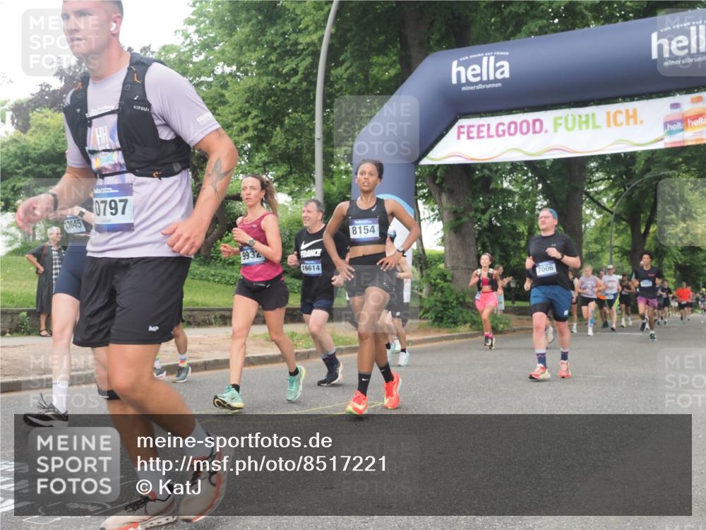 29.06.2025 - hella hamburg halbmarathon KatJ http://msf.ph/oto/8517221 29.06.2025 10:47:55 Zwischen KM18-KM19 3740, 5602, 5603, 5708, 6580, 7006, 7757, 8154, 8421, 8422 meine-sportfotos.de