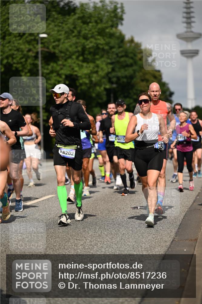 29.06.2025 - hella hamburg halbmarathon Dr. Thomas Lammeyer http://msf.ph/oto/8517236 29.06.2025 10:03:47 Kennedybrücke 1006, 1125, 1595, 1642, 1834, 1955, 2099, 2364, 2391, 2432, 2676, 2910, 3279, 3668, 3836, 4231, 5015, 5134, 5277, 5420, 6202, 6414, 6415, 6581, 6587, 7547, 7786, 8223, 8285, 8330, 8394, 8402, 8520, 8573, 8929, 9488, 9907, 9984, 10031, 10093, 11158 meine-sportfotos.de