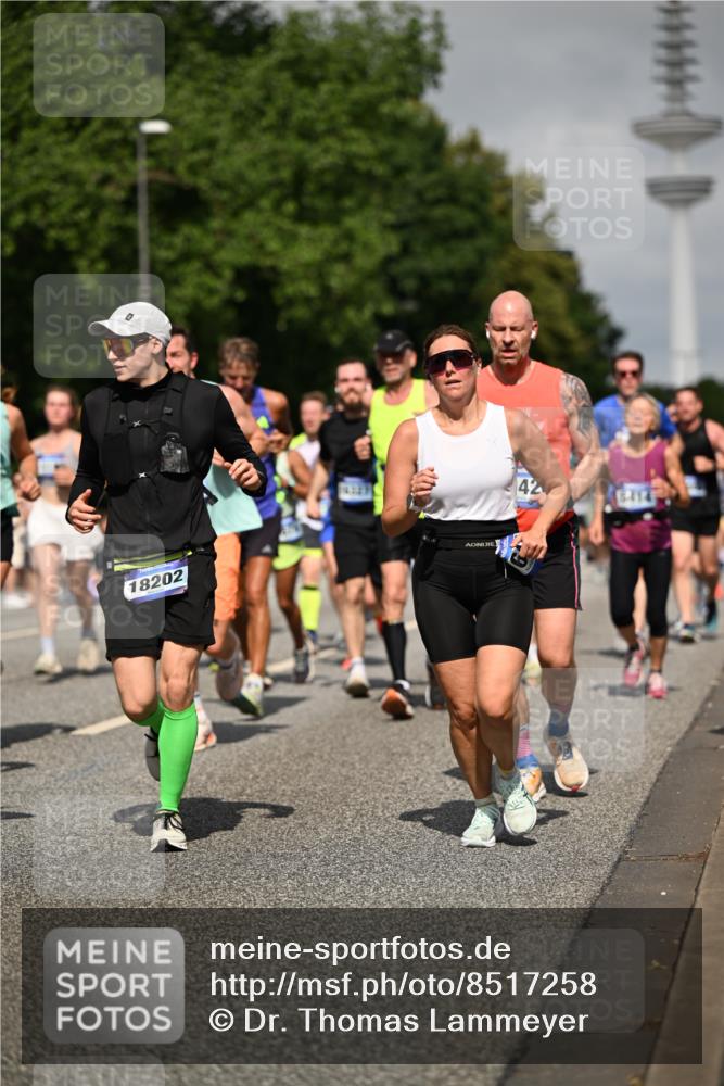 29.06.2025 - hella hamburg halbmarathon Dr. Thomas Lammeyer http://msf.ph/oto/8517258 29.06.2025 10:03:48 Kennedybrücke 1006, 1125, 1642, 1834, 1955, 2099, 2348, 2364, 2391, 2432, 2676, 2910, 3279, 3668, 3836, 4231, 5015, 5134, 5420, 6202, 6414, 6415, 6581, 6587, 7547, 7786, 8223, 8285, 8330, 8394, 8402, 8520, 8573, 9488, 9907, 9984, 10031, 10093, 10788, 11158 meine-sportfotos.de