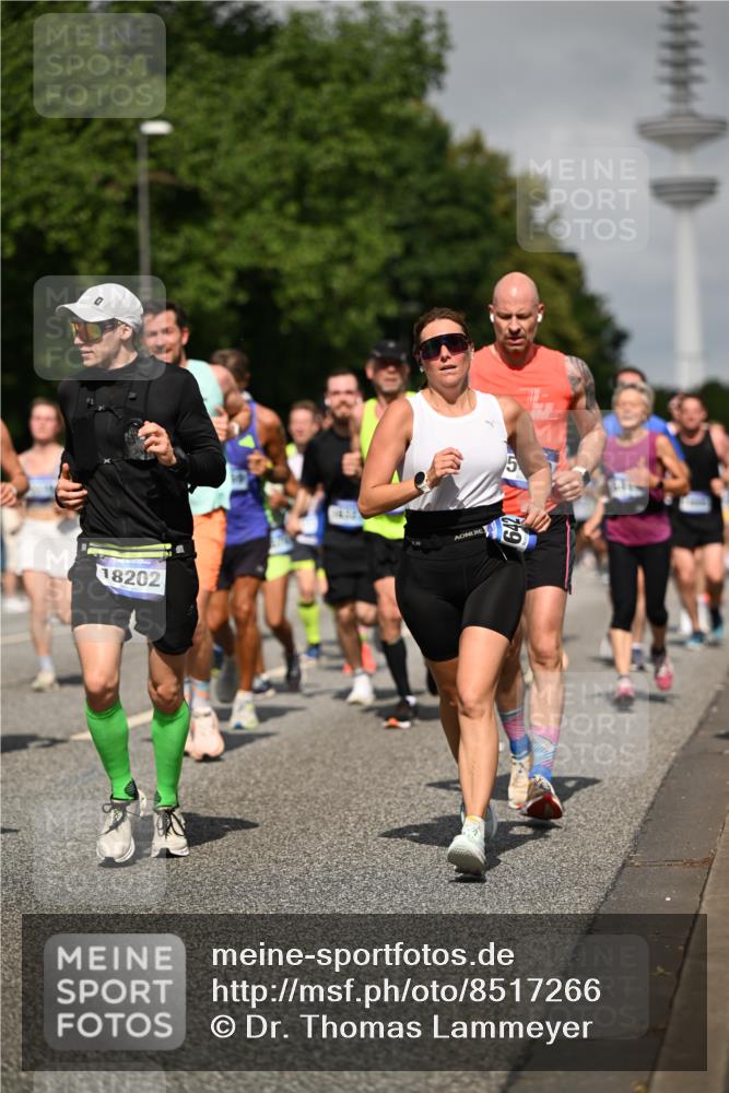 29.06.2025 - hella hamburg halbmarathon Dr. Thomas Lammeyer http://msf.ph/oto/8517266 29.06.2025 10:03:48 Kennedybrücke 1006, 1125, 1642, 1834, 1955, 2099, 2348, 2364, 2391, 2432, 2676, 2910, 3279, 3668, 3836, 4231, 5015, 5134, 5420, 6202, 6414, 6415, 6581, 6587, 7547, 7786, 8223, 8285, 8330, 8394, 8402, 8520, 8573, 9488, 9907, 9984, 10031, 10093, 10788, 11158 meine-sportfotos.de