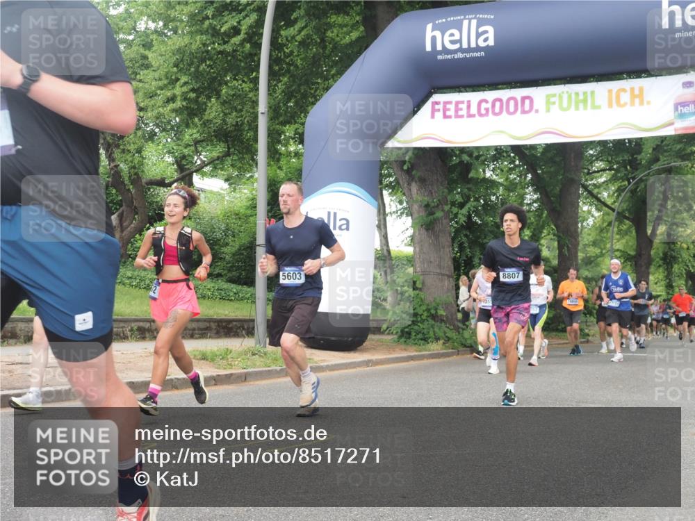 29.06.2025 - hella hamburg halbmarathon KatJ http://msf.ph/oto/8517271 29.06.2025 10:47:57 Zwischen KM18-KM19 3740, 5602, 5603, 5708, 6580, 7006, 7757, 8154, 8422 meine-sportfotos.de