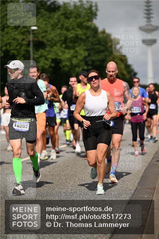 29.06.2025 - hella hamburg halbmarathon Dr. Thomas Lammeyer http://msf.ph/oto/8517273 29.06.2025 10:03:48 Kennedybrücke 1006, 1125, 1642, 1834, 1955, 2099, 2348, 2364, 2391, 2432, 2676, 2910, 3279, 3668, 3836, 4231, 5015, 5134, 5420, 6202, 6414, 6415, 6581, 6587, 7547, 7786, 8223, 8285, 8330, 8394, 8402, 8520, 8573, 9488, 9907, 9984, 10031, 10093, 10788, 11158 meine-sportfotos.de