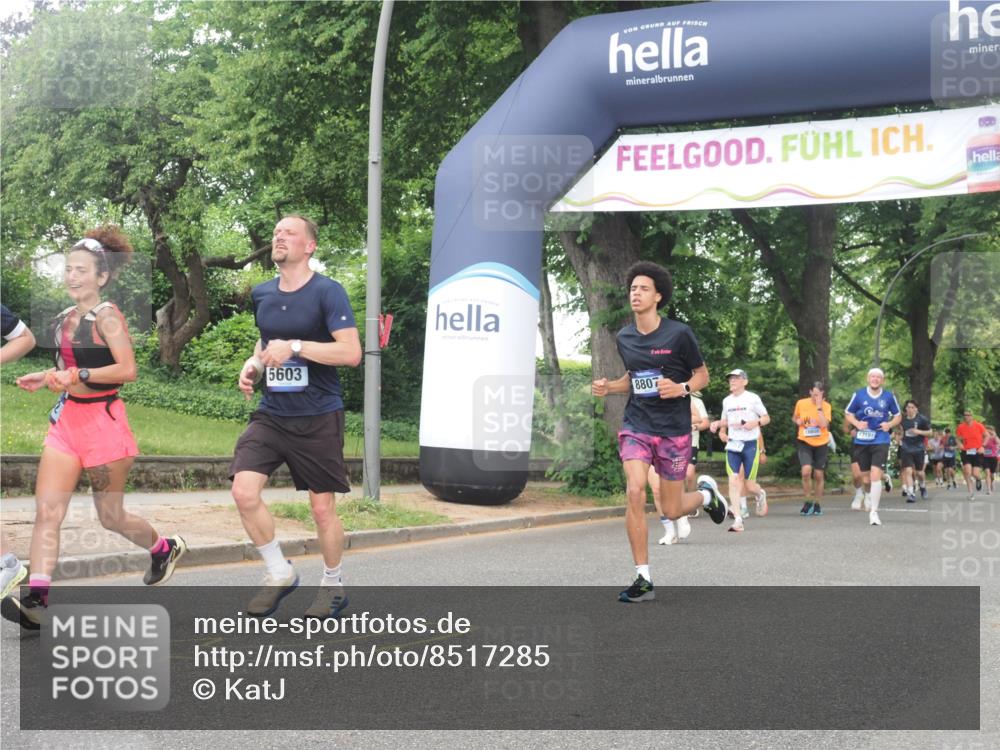 29.06.2025 - hella hamburg halbmarathon KatJ http://msf.ph/oto/8517285 29.06.2025 10:47:57 Zwischen KM18-KM19 3740, 5602, 5603, 5708, 6580, 7006, 7757, 8154, 8422 meine-sportfotos.de