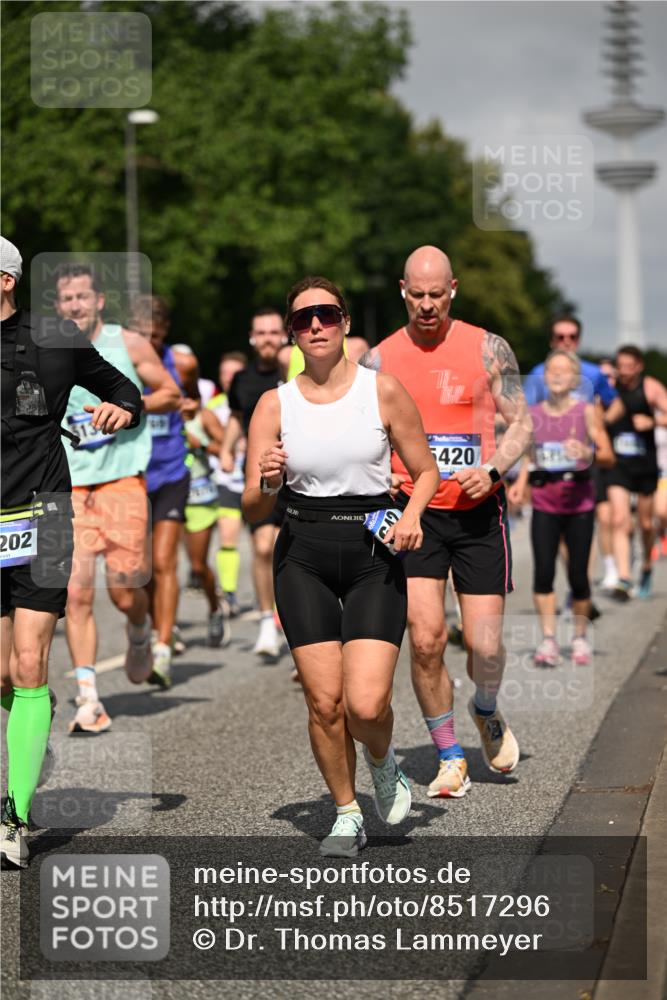 29.06.2025 - hella hamburg halbmarathon Dr. Thomas Lammeyer http://msf.ph/oto/8517296 29.06.2025 10:03:48 Kennedybrücke 1006, 1125, 1642, 1834, 1955, 2099, 2348, 2364, 2391, 2432, 2676, 2910, 3279, 3668, 3836, 4231, 5015, 5134, 5420, 6202, 6414, 6415, 6581, 6587, 7547, 7786, 8223, 8285, 8330, 8394, 8402, 8520, 8573, 9488, 9907, 9984, 10031, 10093, 10788, 11158 meine-sportfotos.de