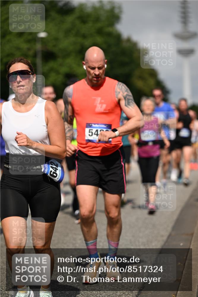 29.06.2025 - hella hamburg halbmarathon Dr. Thomas Lammeyer http://msf.ph/oto/8517324 29.06.2025 10:03:49 Kennedybrücke 1006, 1125, 1334, 1642, 1834, 1955, 2099, 2348, 2364, 2432, 2676, 2910, 3177, 3279, 3668, 3836, 4231, 5015, 5134, 5341, 5420, 6202, 6414, 6415, 6581, 6587, 7547, 7786, 8223, 8285, 8330, 8394, 8402, 8520, 8573, 9488, 9907, 9984, 10031, 10093, 10788, 11158 meine-sportfotos.de