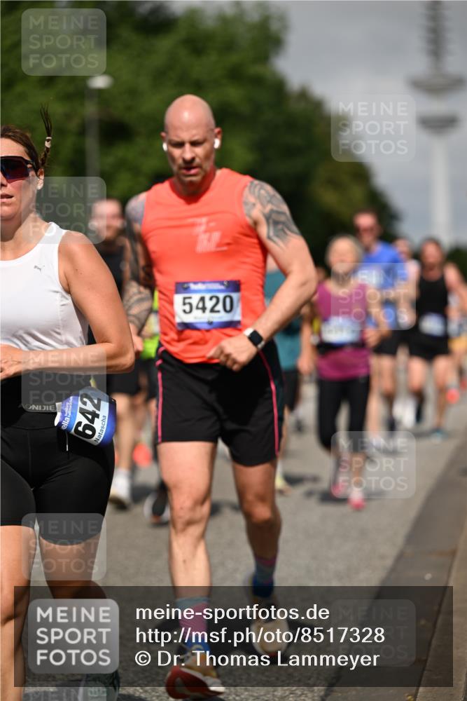 29.06.2025 - hella hamburg halbmarathon Dr. Thomas Lammeyer http://msf.ph/oto/8517328 29.06.2025 10:03:50 Kennedybrücke 1006, 1125, 1334, 1642, 1834, 1955, 2099, 2348, 2676, 2677, 2910, 3177, 3279, 3668, 3836, 4231, 5015, 5134, 5341, 5420, 6202, 6414, 6415, 6581, 6587, 7547, 7786, 8223, 8285, 8330, 8394, 8402, 8520, 8573, 9984, 10031, 10093, 10788, 11158 meine-sportfotos.de