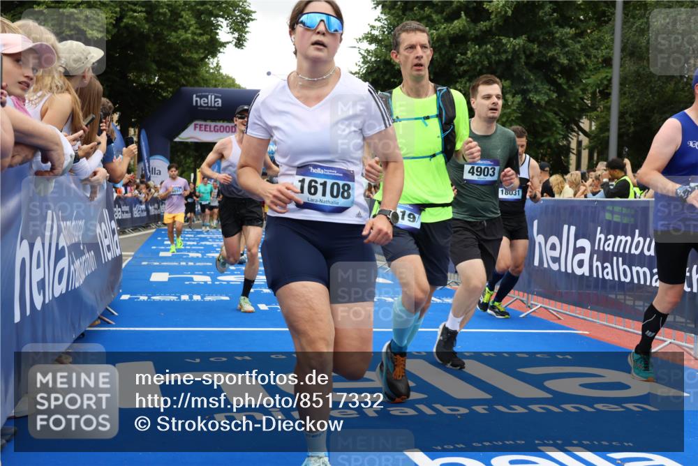 29.06.2025 - hella hamburg halbmarathon Strokosch-Dieckow http://msf.ph/oto/8517332 29.06.2025 10:55:11 Ziel 1549, 1628, 2119, 2448, 3041, 3945, 4903, 5643, 6355, 6723, 6891, 8691, 8973, 9361, 9380, 10188, 10191, 10192, 10263, 10582, 11184, 11747, 11976, 12248, 12961, 13470, 14834, 14948, 15854, 16108, 16521, 16630, 17842, 18031, 18380, 18531, 18966 meine-sportfotos.de
