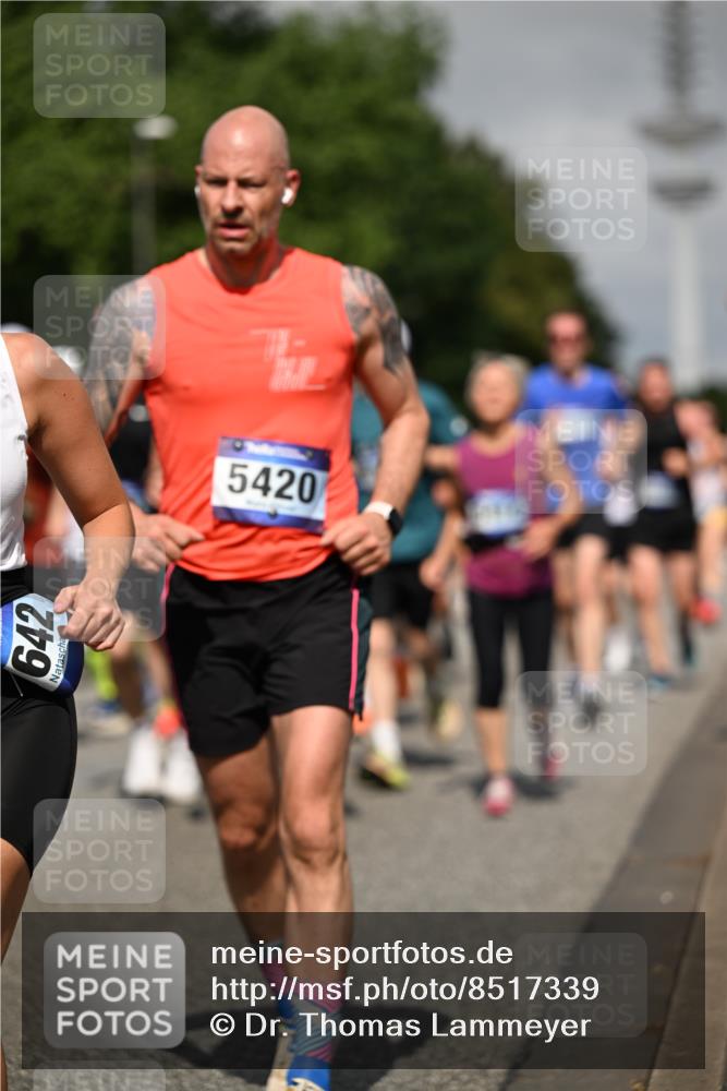 29.06.2025 - hella hamburg halbmarathon Dr. Thomas Lammeyer http://msf.ph/oto/8517339 29.06.2025 10:03:50 Kennedybrücke 1006, 1125, 1334, 1642, 1834, 1955, 2099, 2348, 2676, 2677, 2910, 3177, 3279, 3668, 3836, 4231, 5015, 5134, 5341, 5420, 6202, 6414, 6415, 6581, 6587, 7547, 7786, 8223, 8285, 8330, 8394, 8402, 8520, 8573, 9984, 10031, 10093, 10788, 11158 meine-sportfotos.de