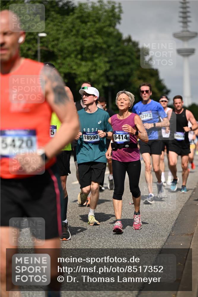 29.06.2025 - hella hamburg halbmarathon Dr. Thomas Lammeyer http://msf.ph/oto/8517352 29.06.2025 10:03:50 Kennedybrücke 1006, 1125, 1334, 1642, 1834, 1955, 2099, 2348, 2676, 2677, 2910, 3177, 3279, 3668, 3836, 4231, 5015, 5134, 5341, 5420, 6202, 6414, 6415, 6581, 6587, 7547, 7786, 8223, 8285, 8330, 8394, 8402, 8520, 8573, 9984, 10031, 10093, 10788, 11158 meine-sportfotos.de