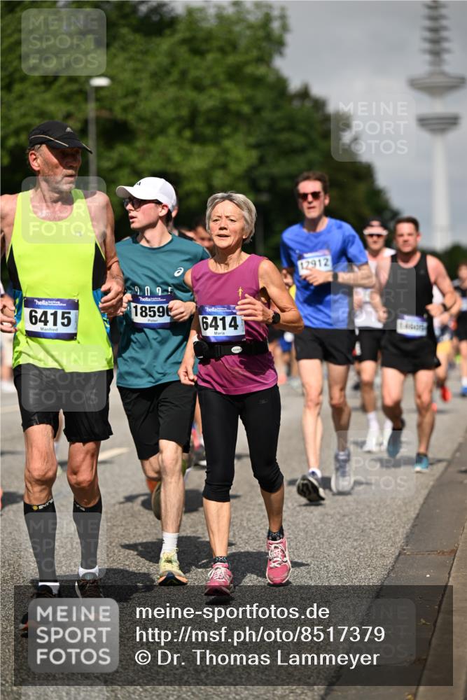 29.06.2025 - hella hamburg halbmarathon Dr. Thomas Lammeyer http://msf.ph/oto/8517379 29.06.2025 10:03:51 Kennedybrücke 1006, 1125, 1180, 1334, 1642, 1834, 1955, 2099, 2348, 2676, 2677, 2910, 3177, 3279, 3668, 3836, 4231, 5015, 5134, 5341, 5420, 6084, 6202, 6414, 6415, 6581, 6587, 7547, 7786, 8223, 8285, 8330, 8394, 8402, 8520, 8573, 9984, 10031, 10093, 10788, 11158, 11366 meine-sportfotos.de