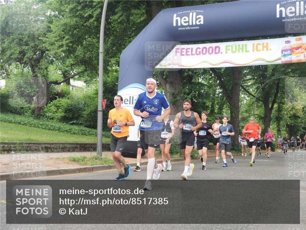 29.06.2025 - hella hamburg halbmarathon KatJ http://msf.ph/oto/8517385 29.06.2025 10:48:01 Zwischen KM18-KM19 3400, 5602, 5603, 5708, 6708, 7757 meine-sportfotos.de