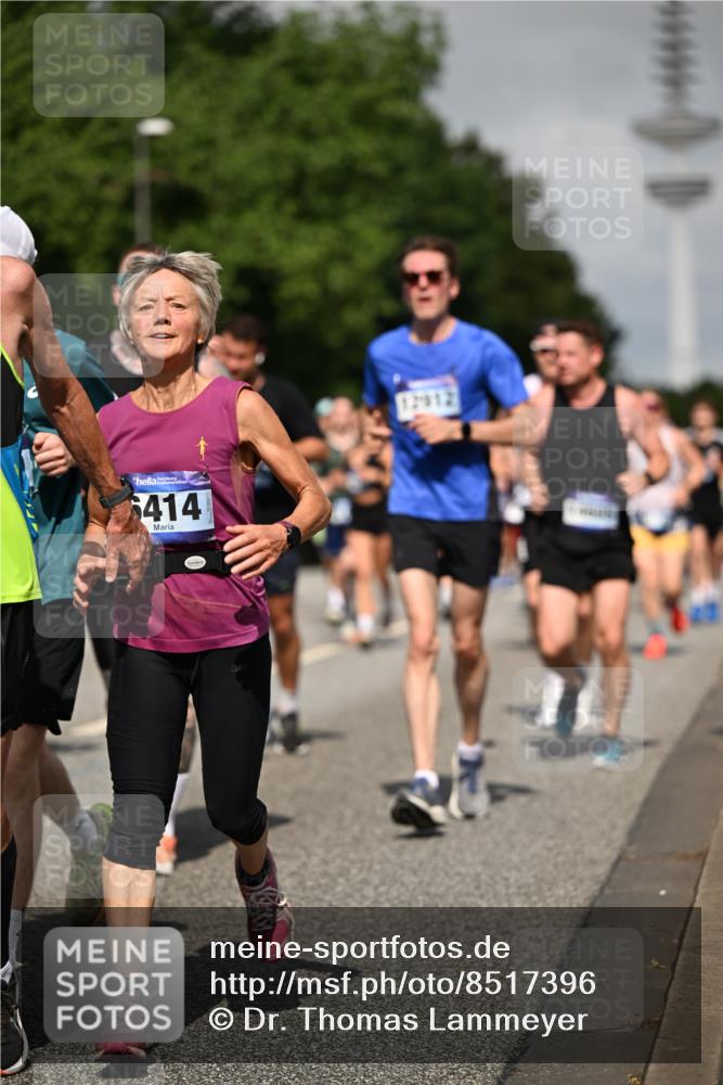 29.06.2025 - hella hamburg halbmarathon Dr. Thomas Lammeyer http://msf.ph/oto/8517396 29.06.2025 10:03:52 Kennedybrücke 1006, 1125, 1180, 1334, 1642, 1834, 1955, 2099, 2348, 2676, 2677, 2910, 3177, 3279, 3668, 3836, 3861, 4231, 5015, 5134, 5341, 5420, 6082, 6084, 6202, 6414, 6415, 6581, 6587, 7547, 7786, 8223, 8285, 8330, 8394, 8402, 8520, 8573, 9984, 10031, 10093, 10788, 11158, 11366 meine-sportfotos.de