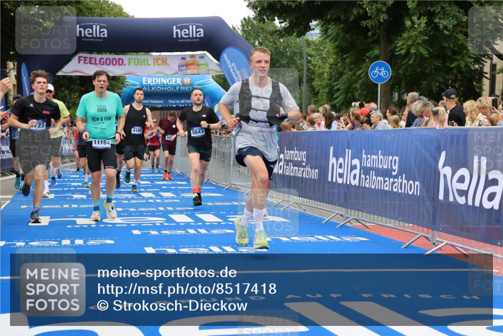 29.06.2025 - hella hamburg halbmarathon Strokosch-Dieckow http://msf.ph/oto/8517418 29.06.2025 10:55:17 Ziel 1130, 1549, 1628, 2119, 4189, 4903, 5287, 5643, 6723, 6891, 6938, 8487, 8973, 10188, 10263, 10582, 11184, 12526, 13236, 13470, 14834, 15854, 16521, 16985, 17603, 17940, 18031, 18290, 18380, 18531, 18966 meine-sportfotos.de