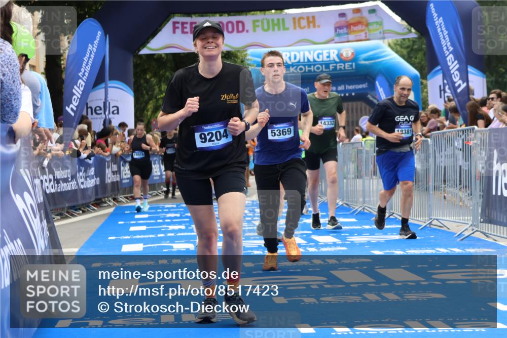 29.06.2025 - hella hamburg halbmarathon Strokosch-Dieckow http://msf.ph/oto/8517423 29.06.2025 11:22:16 Ziel 1483, 1513, 5369, 9204, 9369, 9981, 10174, 10622, 10808, 12859, 13400, 13573, 14332, 15436, 15473, 16190, 16191, 16704, 18245, 18256, 18381, 18843 meine-sportfotos.de