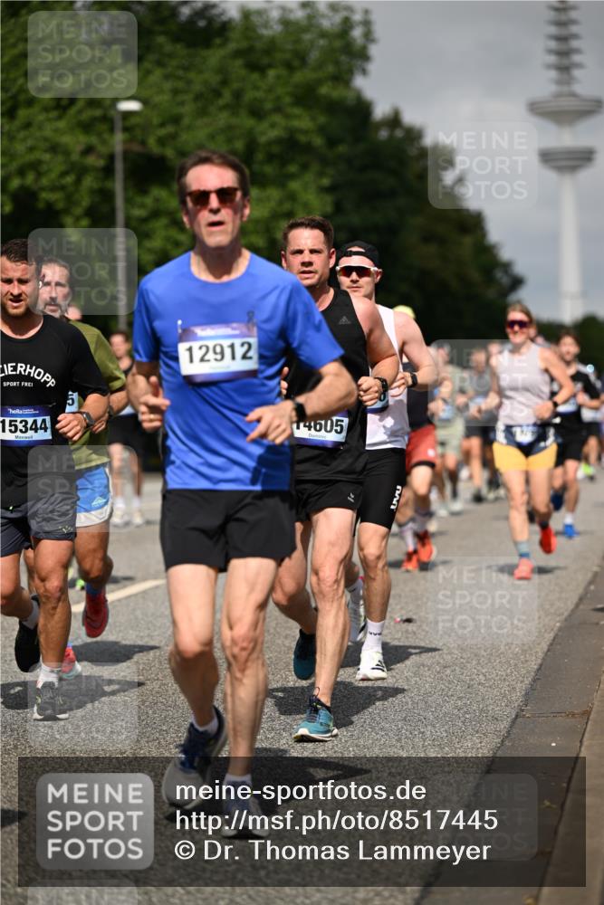 29.06.2025 - hella hamburg halbmarathon Dr. Thomas Lammeyer http://msf.ph/oto/8517445 29.06.2025 10:03:53 Kennedybrücke 1006, 1125, 1180, 1334, 1642, 1834, 1955, 2099, 2348, 2676, 2677, 2910, 3177, 3279, 3836, 3861, 3898, 4231, 5015, 5134, 5341, 5420, 6082, 6084, 6202, 6414, 6415, 6581, 6587, 7547, 7786, 8223, 8285, 8330, 8394, 8402, 8520, 8573, 10031, 10093, 10788, 11158, 11366 meine-sportfotos.de