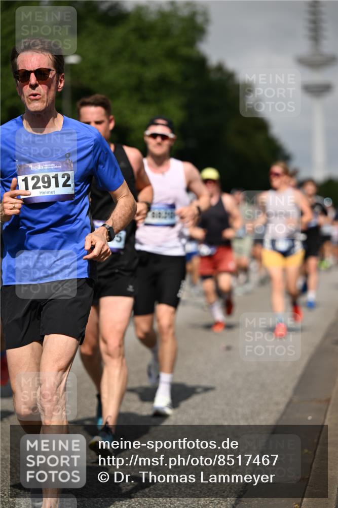 29.06.2025 - hella hamburg halbmarathon Dr. Thomas Lammeyer http://msf.ph/oto/8517467 29.06.2025 10:03:54 Kennedybrücke 1006, 1125, 1180, 1334, 1642, 1834, 1955, 2099, 2348, 2676, 2677, 2910, 3112, 3177, 3279, 3836, 3861, 3898, 4231, 4796, 5015, 5134, 5341, 5420, 6082, 6084, 6202, 6260, 6414, 6415, 6581, 6587, 7547, 7786, 8223, 8285, 8330, 8394, 8402, 8520, 8573, 9611, 10031, 10044, 10093, 10788, 11158, 11366 meine-sportfotos.de