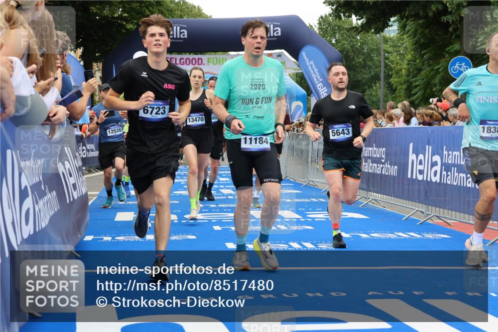29.06.2025 - hella hamburg halbmarathon Strokosch-Dieckow http://msf.ph/oto/8517480 29.06.2025 10:55:18 Ziel 1130, 2771, 4189, 4903, 5287, 5643, 6723, 6891, 6938, 8487, 8973, 10188, 10263, 10582, 11184, 12526, 13234, 13236, 13470, 15854, 16521, 16985, 17603, 17940, 18031, 18290, 18380, 18531, 18966 meine-sportfotos.de