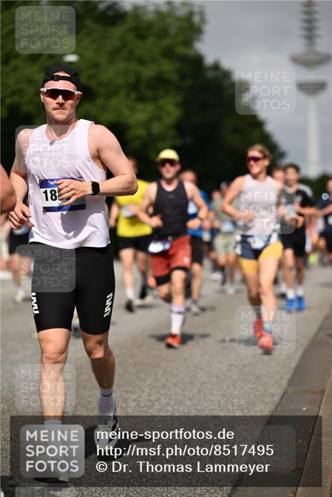 29.06.2025 - hella hamburg halbmarathon Dr. Thomas Lammeyer http://msf.ph/oto/8517495 29.06.2025 10:03:55 Kennedybrücke 1006, 1125, 1180, 1334, 1642, 1834, 1955, 2099, 2348, 2676, 2677, 2910, 3112, 3177, 3279, 3836, 3861, 3898, 4231, 4796, 5015, 5134, 5341, 5420, 6082, 6084, 6202, 6260, 6414, 6415, 6581, 6587, 7786, 8223, 8285, 8330, 8394, 8402, 8520, 8573, 8730, 9611, 10031, 10044, 10093, 10582, 10788, 11158, 11366 meine-sportfotos.de