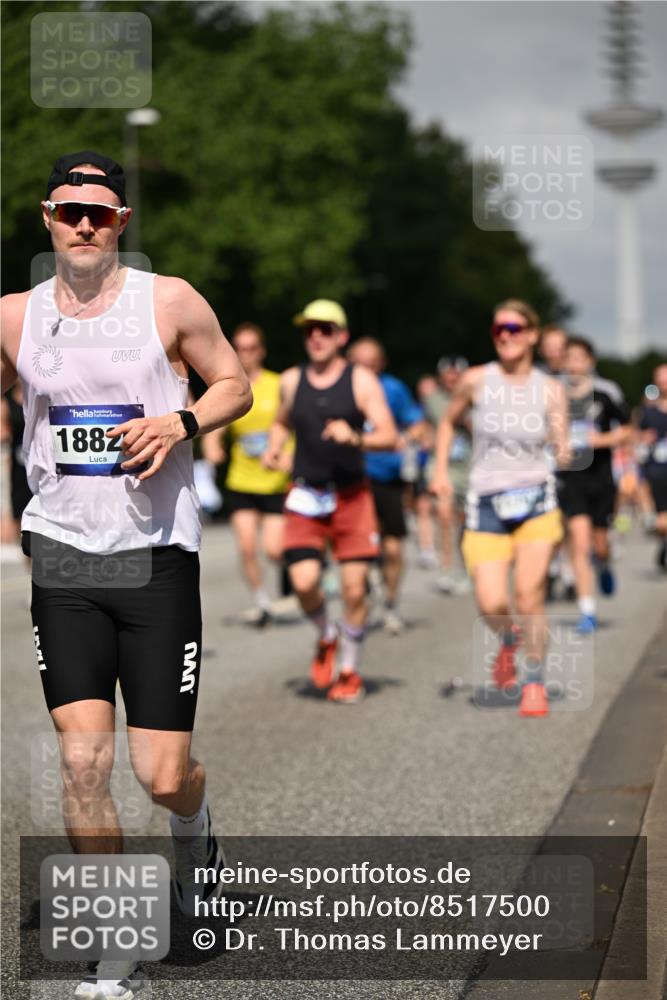 29.06.2025 - hella hamburg halbmarathon Dr. Thomas Lammeyer http://msf.ph/oto/8517500 29.06.2025 10:03:55 Kennedybrücke 1006, 1125, 1180, 1334, 1642, 1834, 1955, 2099, 2348, 2676, 2677, 2910, 3112, 3177, 3279, 3836, 3861, 3898, 4231, 4796, 5015, 5134, 5341, 5420, 6082, 6084, 6202, 6260, 6414, 6415, 6581, 6587, 7786, 8223, 8285, 8330, 8394, 8402, 8520, 8573, 8730, 9611, 10031, 10044, 10093, 10582, 10788, 11158, 11366 meine-sportfotos.de