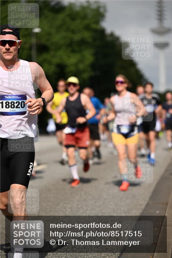 29.06.2025 - hella hamburg halbmarathon Dr. Thomas Lammeyer http://msf.ph/oto/8517515 29.06.2025 10:03:55 Kennedybrücke 1006, 1125, 1180, 1334, 1642, 1834, 1955, 2099, 2348, 2676, 2677, 2910, 3112, 3177, 3279, 3836, 3861, 3898, 4231, 4796, 5015, 5134, 5341, 5420, 6082, 6084, 6202, 6260, 6414, 6415, 6581, 6587, 7786, 8223, 8285, 8330, 8394, 8402, 8520, 8573, 8730, 9611, 10031, 10044, 10093, 10582, 10788, 11158, 11366 meine-sportfotos.de