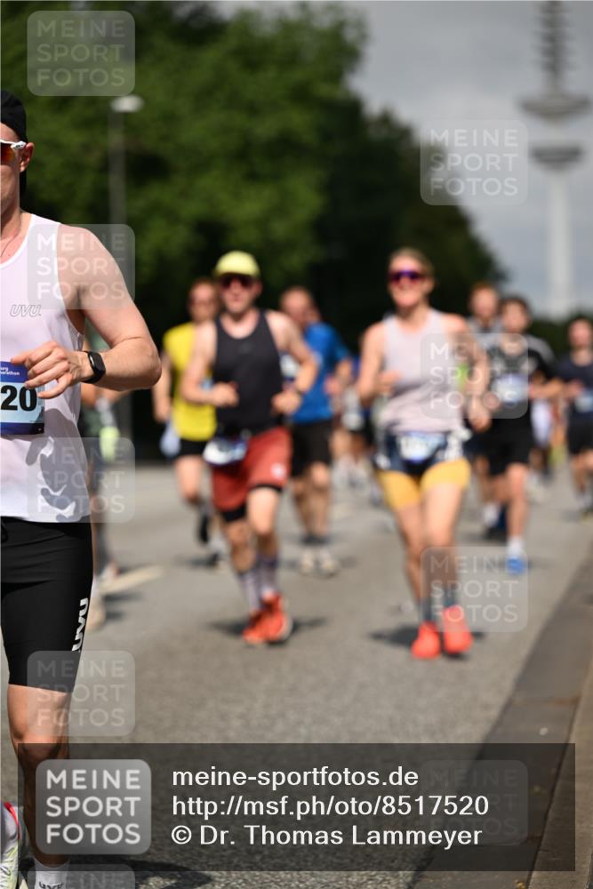 29.06.2025 - hella hamburg halbmarathon Dr. Thomas Lammeyer http://msf.ph/oto/8517520 29.06.2025 10:03:55 Kennedybrücke 1006, 1125, 1180, 1334, 1642, 1834, 1955, 2099, 2348, 2676, 2677, 2910, 3112, 3177, 3279, 3836, 3861, 3898, 4231, 4796, 5015, 5134, 5341, 5420, 6082, 6084, 6202, 6260, 6414, 6415, 6581, 6587, 7786, 8223, 8285, 8330, 8394, 8402, 8520, 8573, 8730, 9611, 10031, 10044, 10093, 10582, 10788, 11158, 11366 meine-sportfotos.de