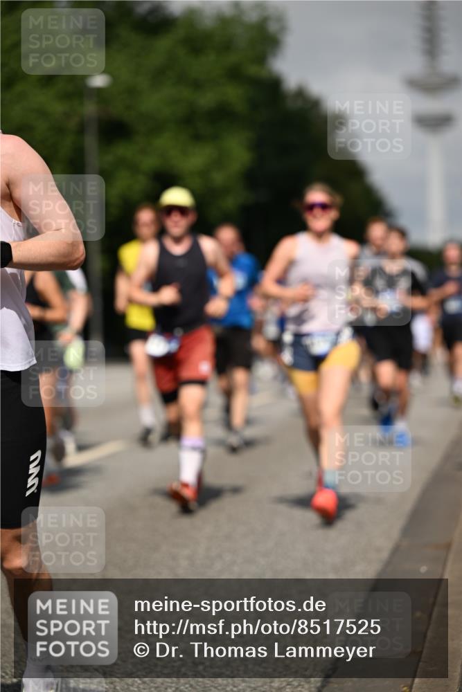 29.06.2025 - hella hamburg halbmarathon Dr. Thomas Lammeyer http://msf.ph/oto/8517525 29.06.2025 10:03:55 Kennedybrücke 1006, 1125, 1180, 1334, 1642, 1834, 1955, 2099, 2348, 2676, 2677, 2910, 3112, 3177, 3279, 3836, 3861, 3898, 4231, 4796, 5015, 5134, 5341, 5420, 6082, 6084, 6202, 6260, 6414, 6415, 6581, 6587, 7786, 8223, 8285, 8330, 8394, 8402, 8520, 8573, 8730, 9611, 10031, 10044, 10093, 10582, 10788, 11158, 11366 meine-sportfotos.de