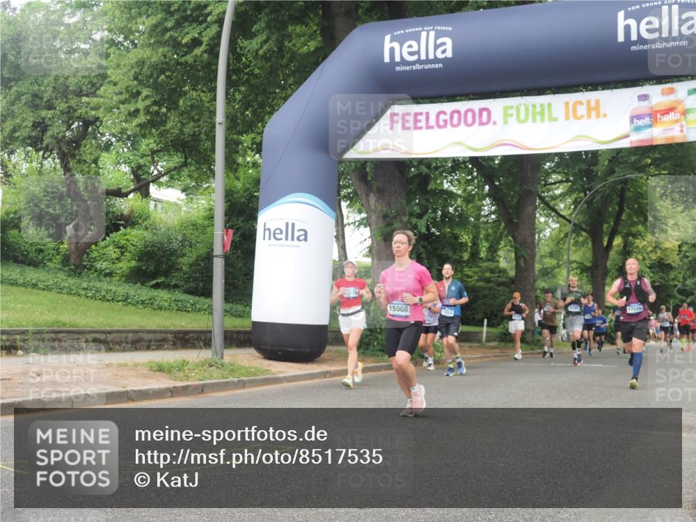 29.06.2025 - hella hamburg halbmarathon KatJ http://msf.ph/oto/8517535 29.06.2025 10:48:06 Zwischen KM18-KM19 1264, 3400, 6708, 7049 meine-sportfotos.de