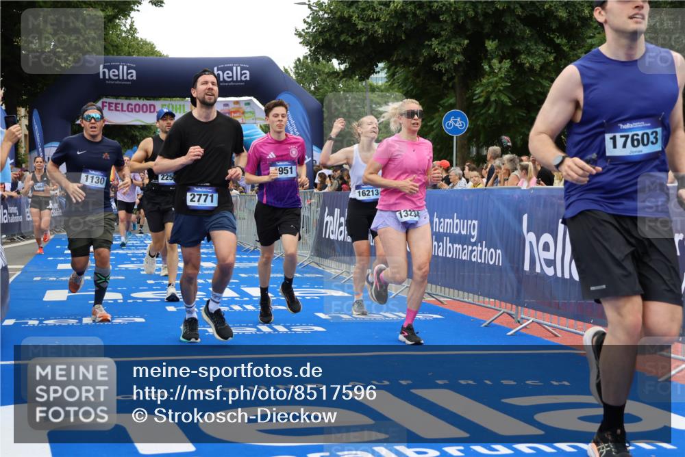 29.06.2025 - hella hamburg halbmarathon Strokosch-Dieckow http://msf.ph/oto/8517596 29.06.2025 10:55:25 Ziel 1130, 2252, 2771, 4189, 4951, 5287, 5319, 5643, 6591, 6938, 8487, 11184, 11554, 12526, 12544, 12584, 13234, 13236, 13267, 13470, 14036, 14592, 16213, 16334, 16609, 16985, 17603, 17940, 18290, 18380, 18531 meine-sportfotos.de