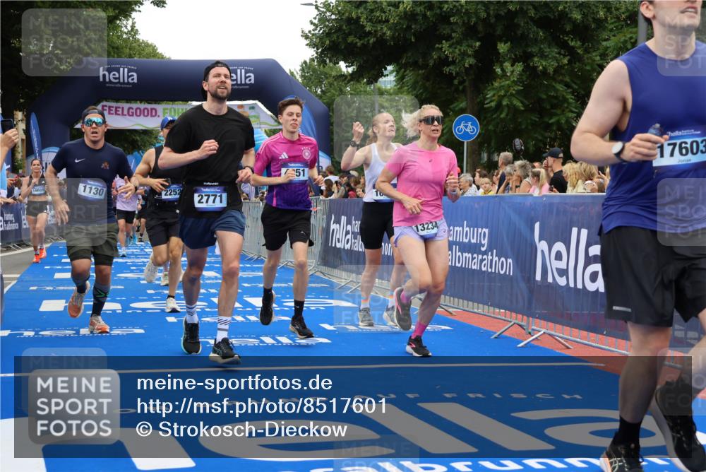 29.06.2025 - hella hamburg halbmarathon Strokosch-Dieckow http://msf.ph/oto/8517601 29.06.2025 10:55:25 Ziel 1130, 2252, 2771, 4189, 4951, 5287, 5319, 5643, 6591, 6938, 8487, 11184, 11554, 12526, 12544, 12584, 13234, 13236, 13267, 13470, 14036, 14592, 16213, 16334, 16609, 16985, 17603, 17940, 18290, 18380, 18531 meine-sportfotos.de