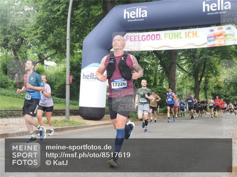 29.06.2025 - hella hamburg halbmarathon KatJ http://msf.ph/oto/8517619 29.06.2025 10:48:10 Zwischen KM18-KM19 1264, 7049, 8590, 8721 meine-sportfotos.de