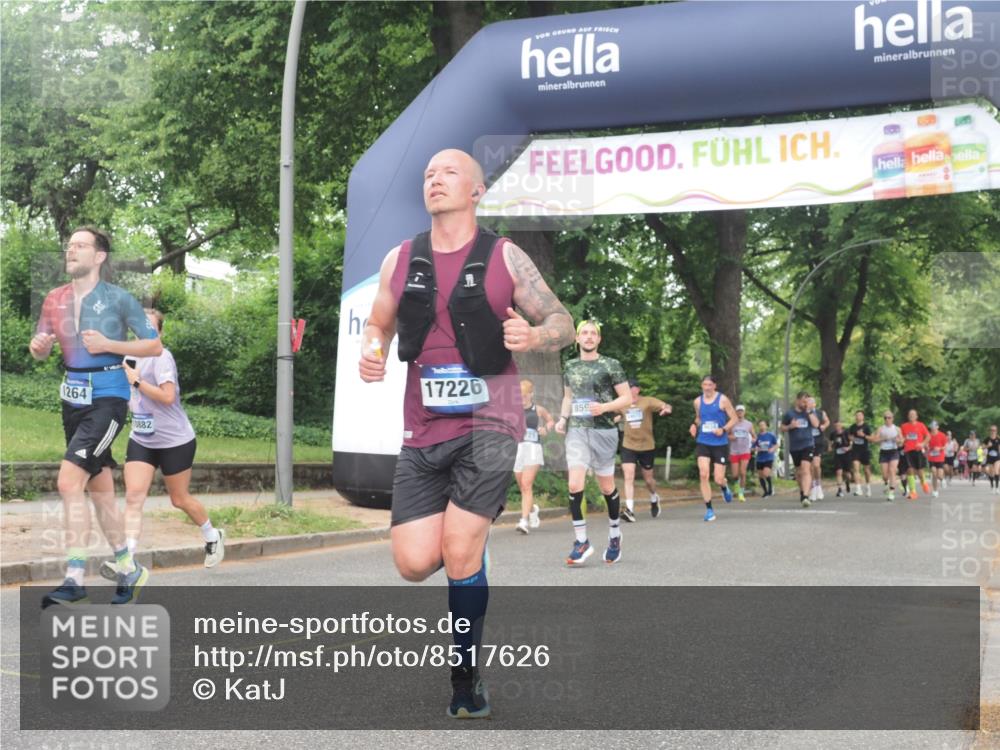29.06.2025 - hella hamburg halbmarathon KatJ http://msf.ph/oto/8517626 29.06.2025 10:48:10 Zwischen KM18-KM19 1264, 7049, 8590, 8721 meine-sportfotos.de
