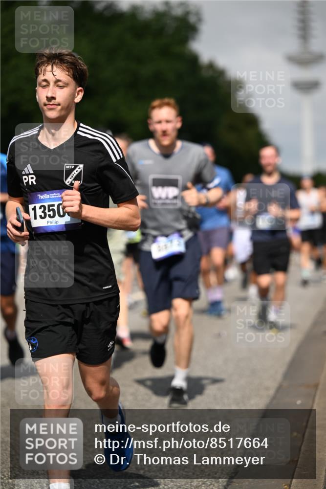 29.06.2025 - hella hamburg halbmarathon Dr. Thomas Lammeyer http://msf.ph/oto/8517664 29.06.2025 10:03:59 Kennedybrücke 1006, 1125, 1180, 1239, 1334, 1642, 1834, 2099, 2348, 2676, 2677, 2910, 3112, 3177, 3861, 3898, 4231, 4796, 5015, 5134, 5341, 5420, 5728, 6082, 6084, 6202, 6260, 6414, 6415, 6462, 6581, 6587, 7786, 7824, 8223, 8285, 8394, 8402, 8520, 8573, 8730, 9611, 10031, 10044, 10093, 10337, 10582, 10788, 11158, 11159, 11366 meine-sportfotos.de