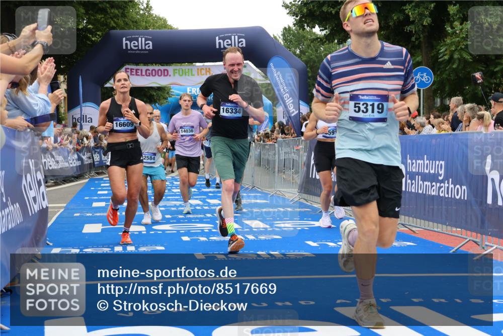 29.06.2025 - hella hamburg halbmarathon Strokosch-Dieckow http://msf.ph/oto/8517669 29.06.2025 10:55:28 Ziel 1130, 2252, 2771, 3037, 4189, 4951, 5287, 5319, 6591, 6938, 8487, 8573, 11554, 11568, 12196, 12544, 12584, 13234, 13236, 13267, 14036, 14592, 16110, 16213, 16334, 16609, 16985, 17603, 17615, 17940 meine-sportfotos.de