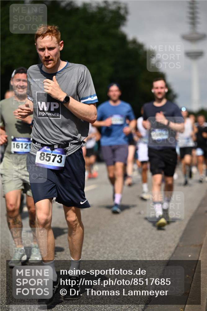 29.06.2025 - hella hamburg halbmarathon Dr. Thomas Lammeyer http://msf.ph/oto/8517685 29.06.2025 10:04:00 Kennedybrücke 1006, 1125, 1180, 1239, 1334, 1642, 1834, 2099, 2348, 2676, 2677, 3112, 3177, 3861, 3898, 4231, 4796, 5015, 5134, 5341, 5420, 5728, 6082, 6084, 6202, 6260, 6414, 6415, 6462, 6581, 6587, 7786, 7824, 8223, 8285, 8394, 8402, 8520, 8531, 8573, 8730, 9611, 10031, 10044, 10093, 10337, 10582, 10788, 11158, 11159, 11366 meine-sportfotos.de