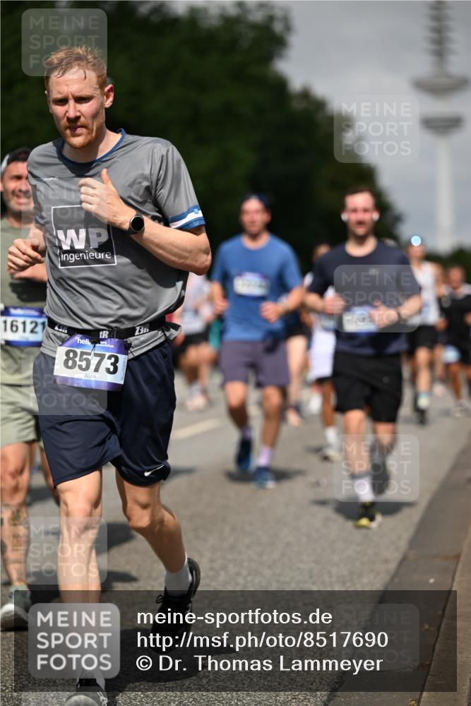 29.06.2025 - hella hamburg halbmarathon Dr. Thomas Lammeyer http://msf.ph/oto/8517690 29.06.2025 10:04:00 Kennedybrücke 1006, 1125, 1180, 1239, 1334, 1642, 1834, 2099, 2348, 2676, 2677, 3112, 3177, 3861, 3898, 4231, 4796, 5015, 5134, 5341, 5420, 5728, 6082, 6084, 6202, 6260, 6414, 6415, 6462, 6581, 6587, 7786, 7824, 8223, 8285, 8394, 8402, 8520, 8531, 8573, 8730, 9611, 10031, 10044, 10093, 10337, 10582, 10788, 11158, 11159, 11366 meine-sportfotos.de