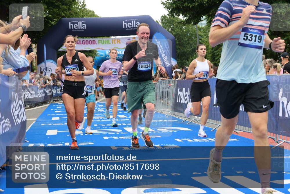 29.06.2025 - hella hamburg halbmarathon Strokosch-Dieckow http://msf.ph/oto/8517698 29.06.2025 10:55:28 Ziel 1130, 2252, 2771, 3037, 4189, 4951, 5287, 5319, 6591, 6938, 8487, 8573, 11554, 11568, 12196, 12544, 12584, 13234, 13236, 13267, 14036, 14592, 16110, 16213, 16334, 16609, 16985, 17603, 17615, 17940 meine-sportfotos.de