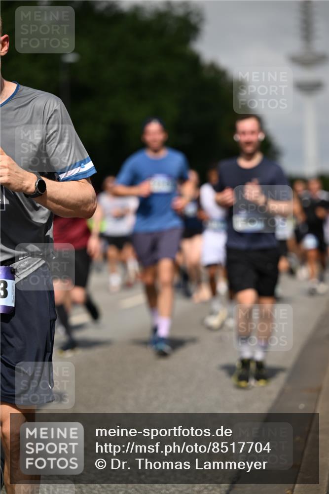 29.06.2025 - hella hamburg halbmarathon Dr. Thomas Lammeyer http://msf.ph/oto/8517704 29.06.2025 10:04:01 Kennedybrücke 1006, 1125, 1180, 1239, 1334, 1642, 2099, 2348, 2676, 2677, 3112, 3177, 3861, 3898, 4231, 4796, 5134, 5341, 5420, 5728, 6082, 6084, 6202, 6260, 6414, 6415, 6462, 6581, 6602, 7786, 7824, 8223, 8285, 8394, 8402, 8520, 8531, 8573, 8730, 9611, 10031, 10044, 10093, 10337, 10582, 10788, 11158, 11159, 11366 meine-sportfotos.de