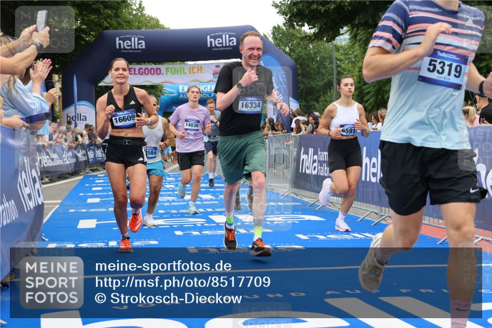 29.06.2025 - hella hamburg halbmarathon Strokosch-Dieckow http://msf.ph/oto/8517709 29.06.2025 10:55:28 Ziel 1130, 2252, 2771, 3037, 4189, 4951, 5287, 5319, 6591, 6938, 8487, 8573, 11554, 11568, 12196, 12544, 12584, 13234, 13236, 13267, 14036, 14592, 16110, 16213, 16334, 16609, 16985, 17603, 17615, 17940 meine-sportfotos.de
