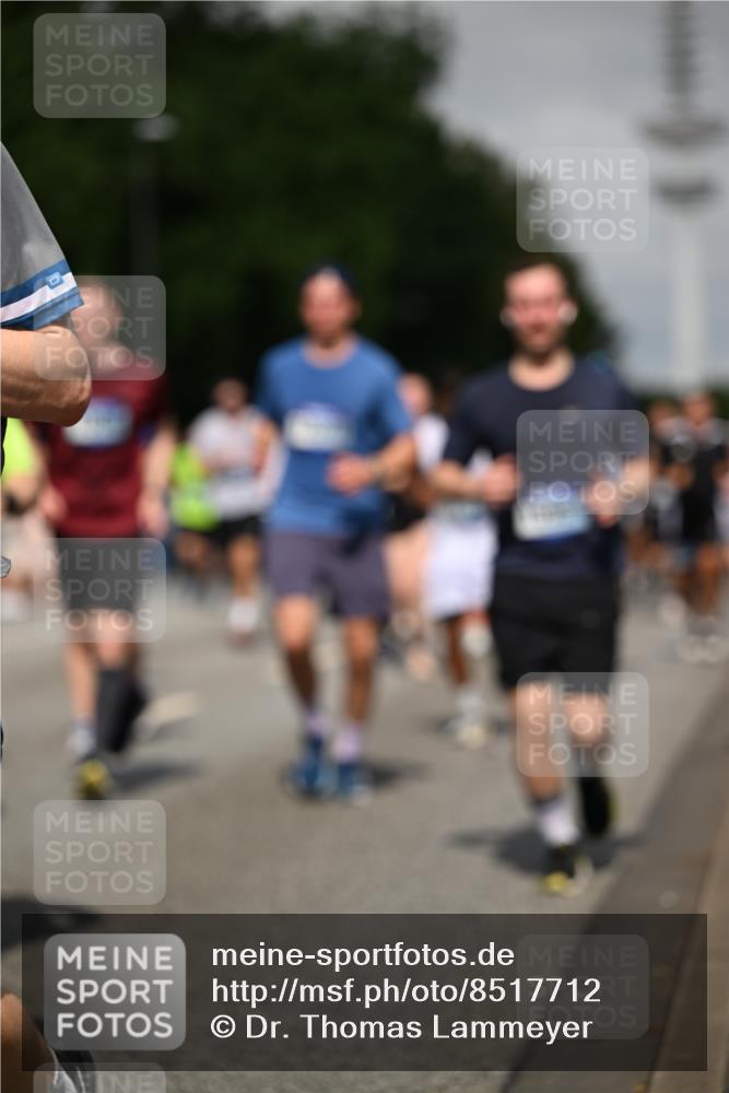 29.06.2025 - hella hamburg halbmarathon Dr. Thomas Lammeyer http://msf.ph/oto/8517712 29.06.2025 10:04:01 Kennedybrücke 1006, 1125, 1180, 1239, 1334, 1642, 2099, 2348, 2676, 2677, 3112, 3177, 3861, 3898, 4231, 4796, 5134, 5341, 5420, 5728, 6082, 6084, 6202, 6260, 6414, 6415, 6462, 6581, 6602, 7786, 7824, 8223, 8285, 8394, 8402, 8520, 8531, 8573, 8730, 9611, 10031, 10044, 10093, 10337, 10582, 10788, 11158, 11159, 11366 meine-sportfotos.de