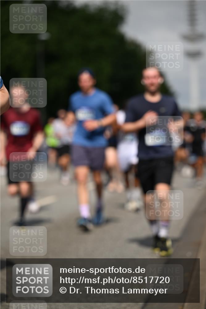29.06.2025 - hella hamburg halbmarathon Dr. Thomas Lammeyer http://msf.ph/oto/8517720 29.06.2025 10:04:01 Kennedybrücke 1006, 1125, 1180, 1239, 1334, 1642, 2099, 2348, 2676, 2677, 3112, 3177, 3861, 3898, 4231, 4796, 5134, 5341, 5420, 5728, 6082, 6084, 6202, 6260, 6414, 6415, 6462, 6581, 6602, 7786, 7824, 8223, 8285, 8394, 8402, 8520, 8531, 8573, 8730, 9611, 10031, 10044, 10093, 10337, 10582, 10788, 11158, 11159, 11366 meine-sportfotos.de