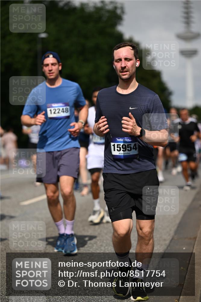 29.06.2025 - hella hamburg halbmarathon Dr. Thomas Lammeyer http://msf.ph/oto/8517754 29.06.2025 10:04:02 Kennedybrücke 1006, 1125, 1180, 1239, 1334, 2099, 2346, 2348, 2676, 2677, 3112, 3177, 3861, 3898, 4231, 4796, 5341, 5728, 6082, 6084, 6201, 6202, 6260, 6414, 6415, 6462, 6581, 6602, 7786, 7824, 8223, 8394, 8402, 8520, 8531, 8573, 8730, 9611, 10031, 10044, 10093, 10337, 10582, 10788, 11158, 11159, 11366 meine-sportfotos.de