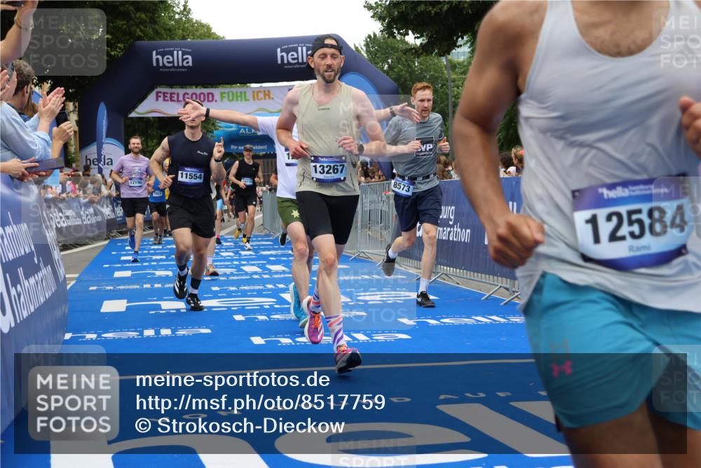29.06.2025 - hella hamburg halbmarathon Strokosch-Dieckow http://msf.ph/oto/8517759 29.06.2025 10:55:31 Ziel 1120, 1130, 2252, 2771, 2955, 2982, 3037, 4951, 5319, 6591, 6938, 8573, 11039, 11554, 11568, 12196, 12515, 12544, 12584, 13234, 13267, 14036, 14592, 15896, 16110, 16213, 16334, 16609, 17603, 17615, 18064 meine-sportfotos.de