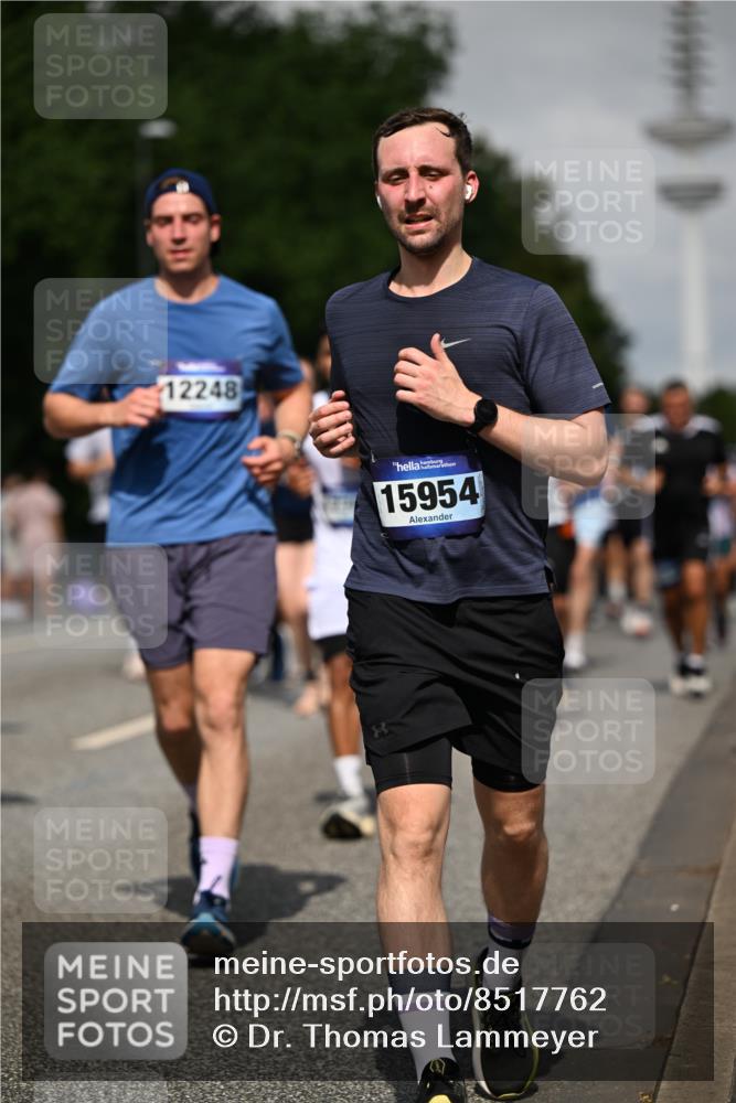 29.06.2025 - hella hamburg halbmarathon Dr. Thomas Lammeyer http://msf.ph/oto/8517762 29.06.2025 10:04:02 Kennedybrücke 1006, 1125, 1180, 1239, 1334, 2099, 2346, 2348, 2676, 2677, 3112, 3177, 3861, 3898, 4231, 4796, 5341, 5728, 6082, 6084, 6201, 6202, 6260, 6414, 6415, 6462, 6581, 6602, 7786, 7824, 8223, 8394, 8402, 8520, 8531, 8573, 8730, 9611, 10031, 10044, 10093, 10337, 10582, 10788, 11158, 11159, 11366 meine-sportfotos.de