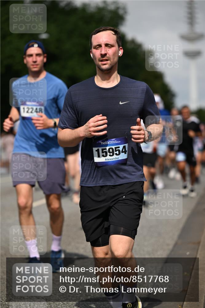 29.06.2025 - hella hamburg halbmarathon Dr. Thomas Lammeyer http://msf.ph/oto/8517768 29.06.2025 10:04:03 Kennedybrücke 1006, 1125, 1180, 1239, 1264, 1334, 2099, 2346, 2348, 2676, 2677, 3112, 3177, 3861, 3898, 4013, 4231, 4594, 4796, 5341, 5728, 6082, 6084, 6104, 6201, 6202, 6260, 6414, 6415, 6462, 6581, 6602, 7786, 7824, 8223, 8394, 8402, 8520, 8531, 8573, 8730, 9611, 10031, 10044, 10093, 10337, 10582, 10788, 11158, 11159, 11366 meine-sportfotos.de