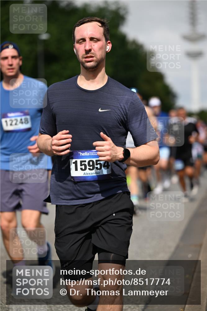 29.06.2025 - hella hamburg halbmarathon Dr. Thomas Lammeyer http://msf.ph/oto/8517774 29.06.2025 10:04:03 Kennedybrücke 1006, 1125, 1180, 1239, 1264, 1334, 2099, 2346, 2348, 2676, 2677, 3112, 3177, 3861, 3898, 4013, 4231, 4594, 4796, 5341, 5728, 6082, 6084, 6104, 6201, 6202, 6260, 6414, 6415, 6462, 6581, 6602, 7786, 7824, 8223, 8394, 8402, 8520, 8531, 8573, 8730, 9611, 10031, 10044, 10093, 10337, 10582, 10788, 11158, 11159, 11366 meine-sportfotos.de