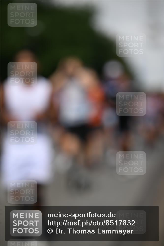 29.06.2025 - hella hamburg halbmarathon Dr. Thomas Lammeyer http://msf.ph/oto/8517832 29.06.2025 10:04:04 Kennedybrücke 1006, 1125, 1180, 1239, 1264, 1334, 2099, 2346, 2348, 2582, 2584, 2676, 2677, 3112, 3177, 3861, 3898, 4013, 4231, 4594, 4796, 5341, 5728, 6082, 6084, 6104, 6201, 6202, 6260, 6414, 6415, 6462, 6581, 6602, 7159, 7786, 7824, 8223, 8394, 8402, 8520, 8531, 8573, 8730, 9611, 10031, 10044, 10093, 10268, 10337, 10582, 10788, 11158, 11159, 11366 meine-sportfotos.de
